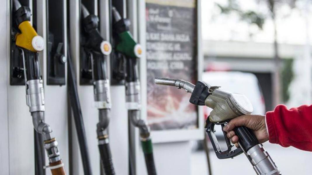 Akaryakıt fiyatları yeniden güncellendi: İşte güncel benzin motorin ve LPG fiyatları 2